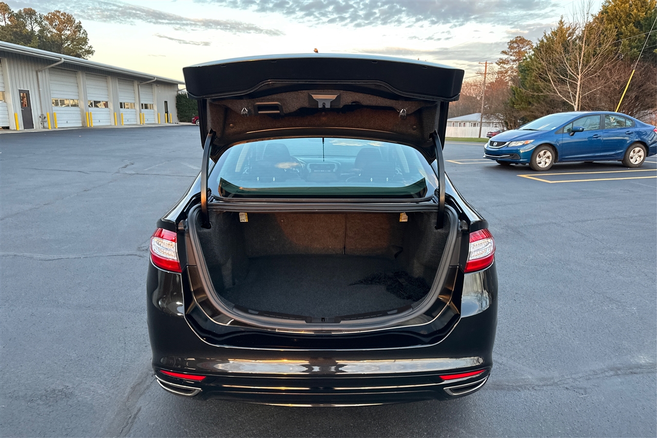 Ford Fusion SE 4D Sedan 2014