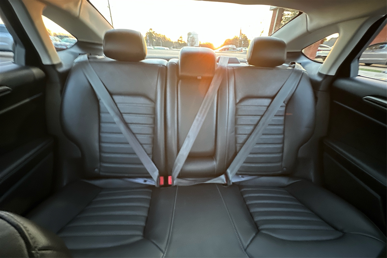 Ford Fusion SE 4D Sedan 2014