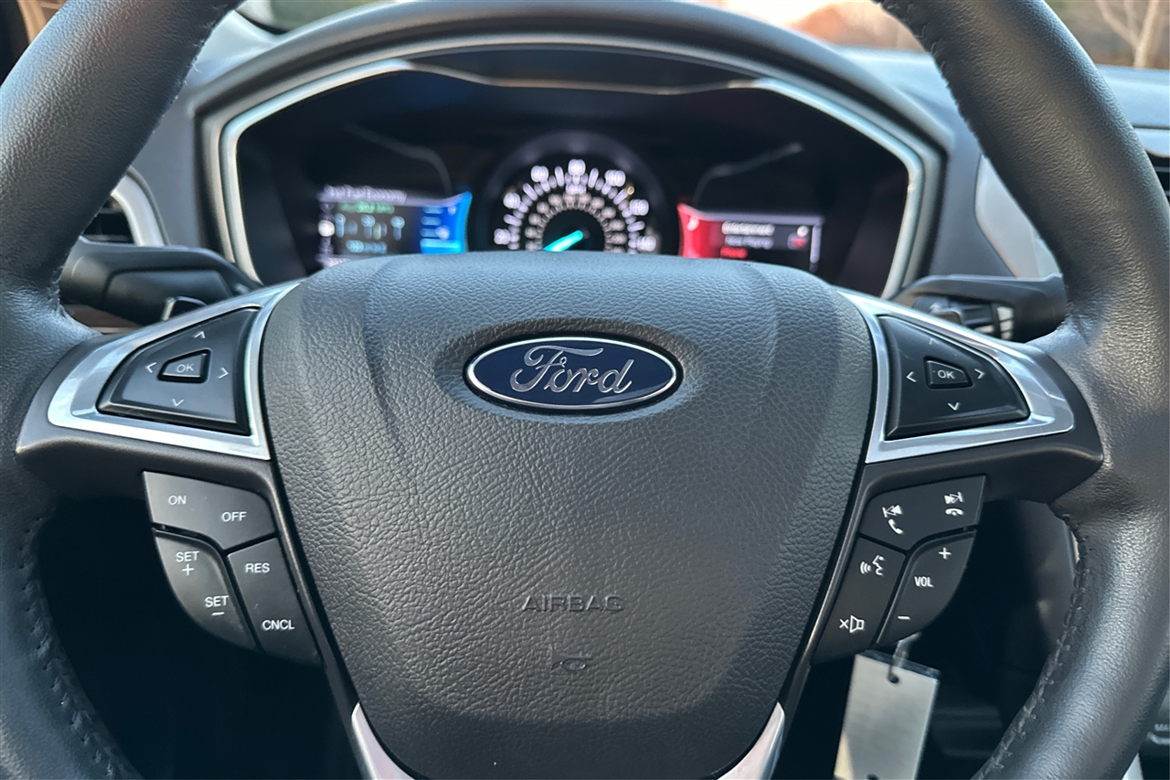 Ford Fusion SE 4D Sedan 2014