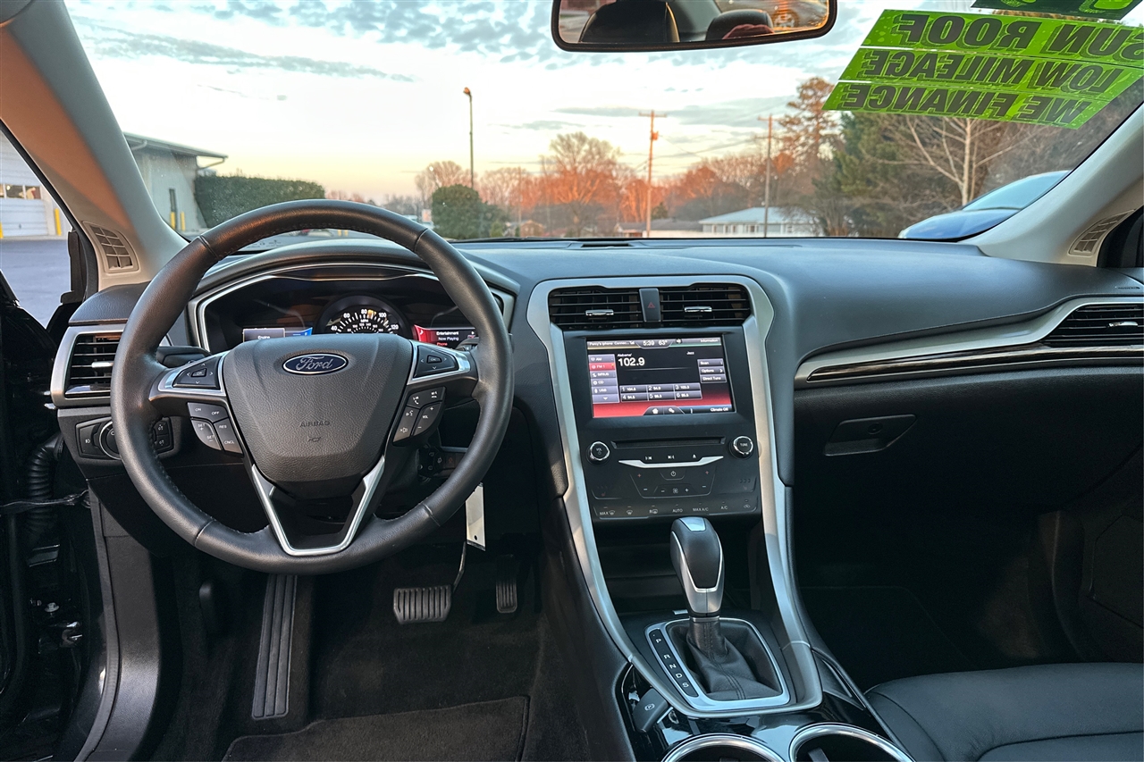 Ford Fusion SE 4D Sedan 2014