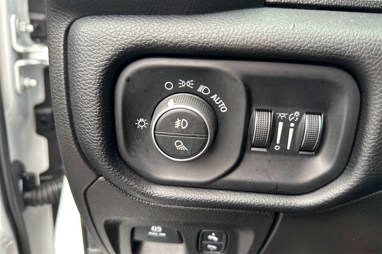 RAM 1500 Big Horn Crew Cab 2WD SWB 2019