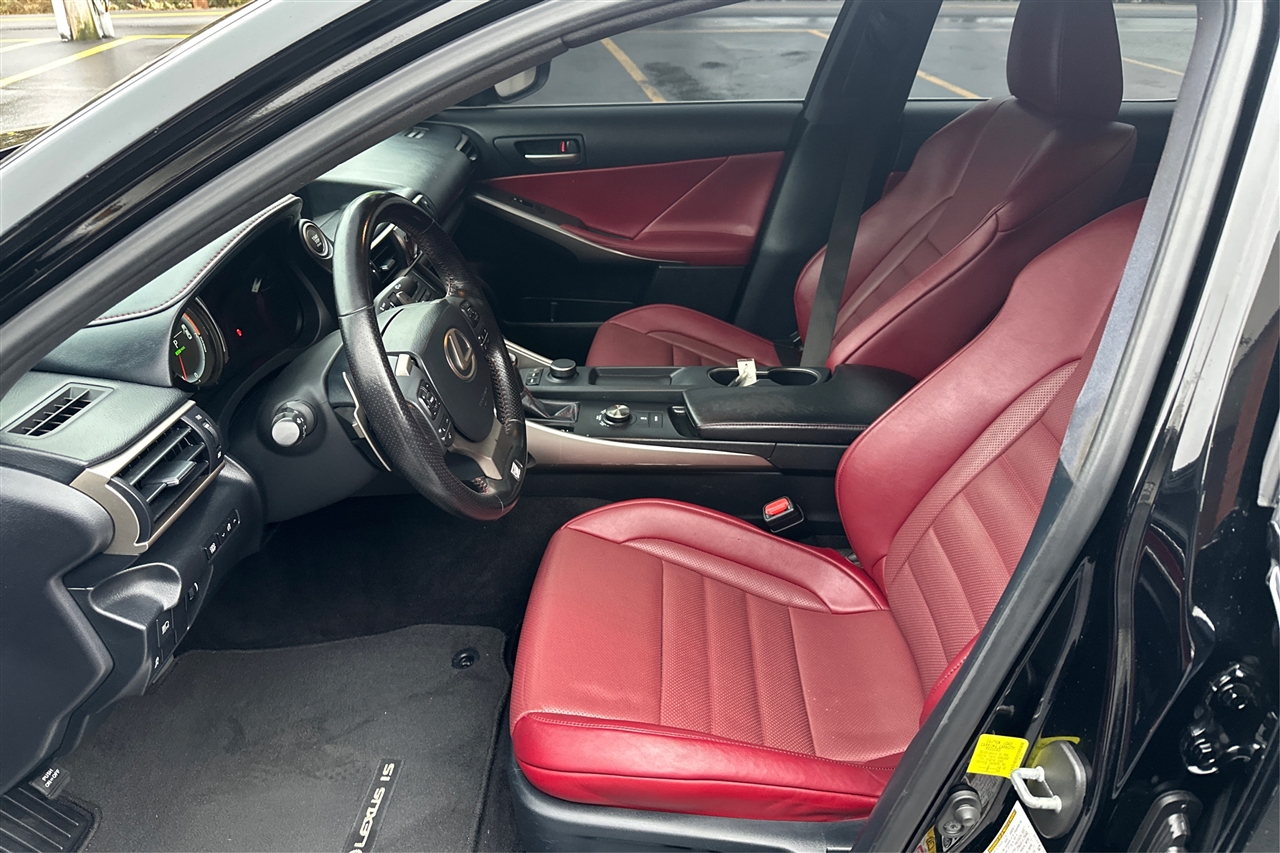 Lexus IS 300 4D Sedan 2018