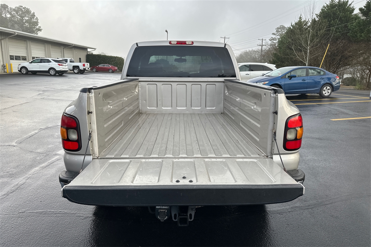 Chevrolet Silverado 1500 Base Ext Cab 4WD 4D 2004