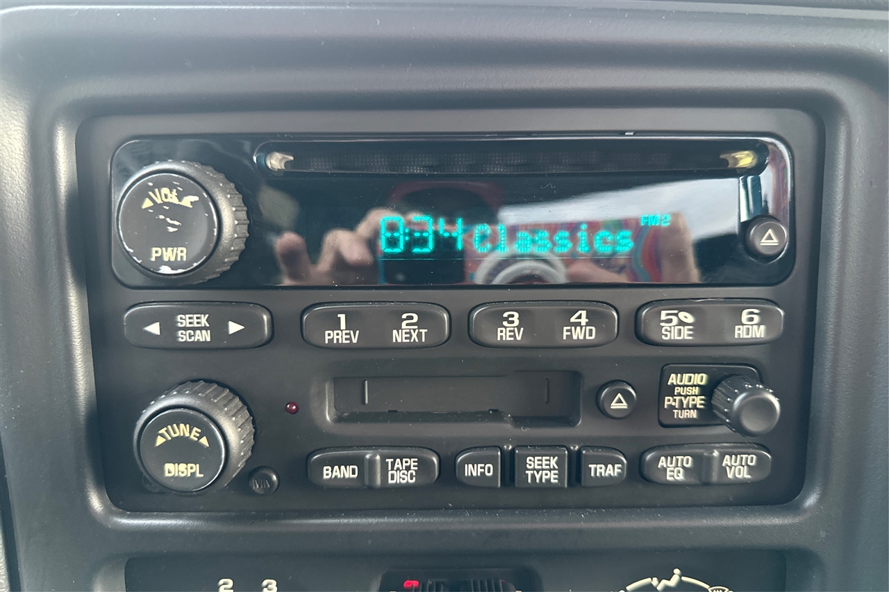 Chevrolet Silverado 1500 Base Ext Cab 4WD 4D 2004