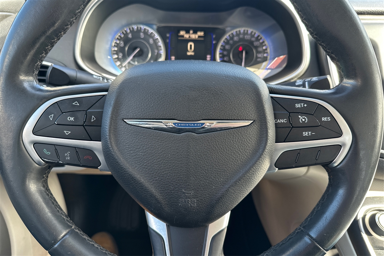 Chrysler 200 Limited 4D Sedan 2015