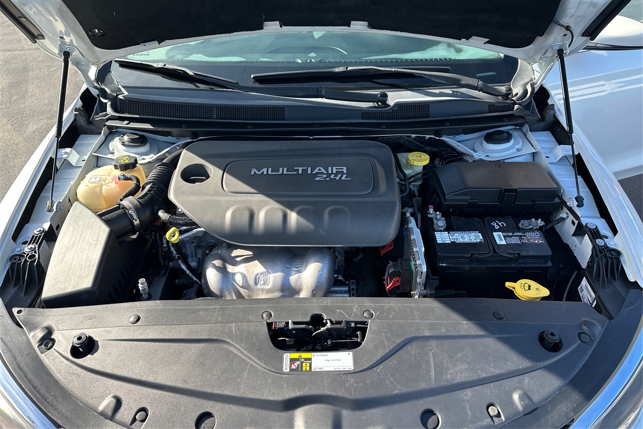 Chrysler 200 Limited 4D Sedan 2015