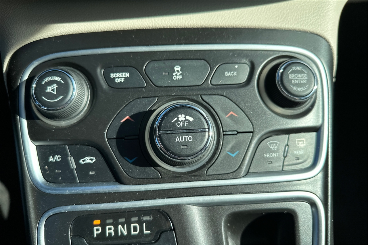 Chrysler 200 Limited 4D Sedan 2015