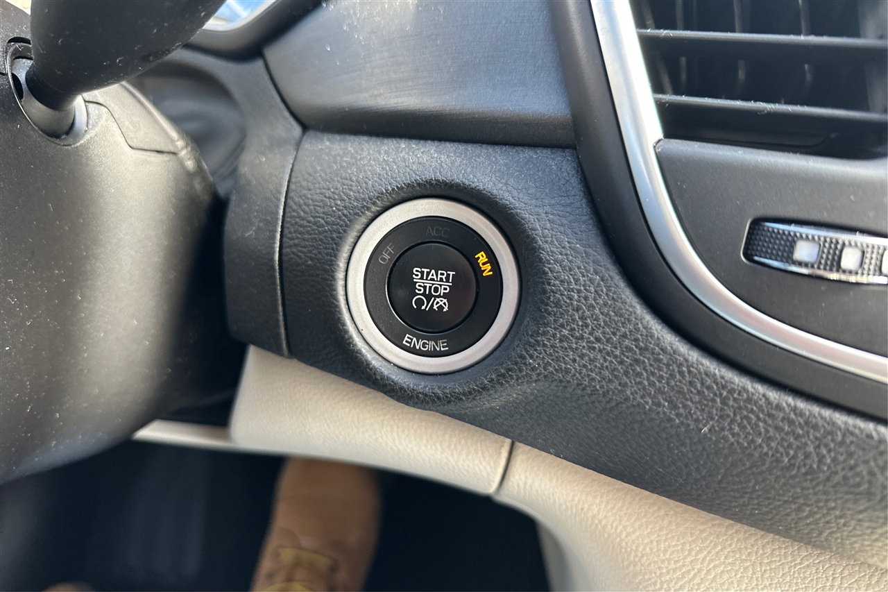 Chrysler 200 Limited 4D Sedan 2015