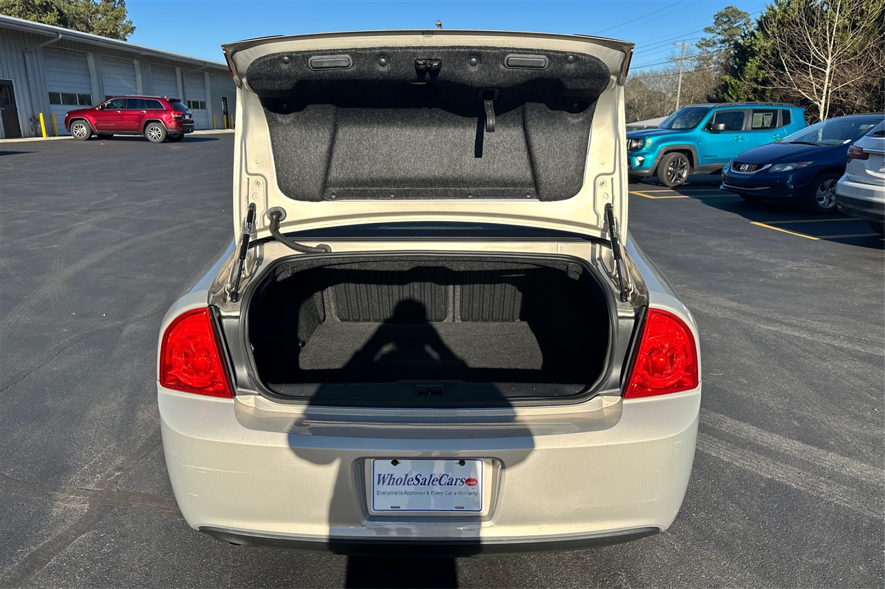 Chevrolet Malibu LS 4D Sedan 2011