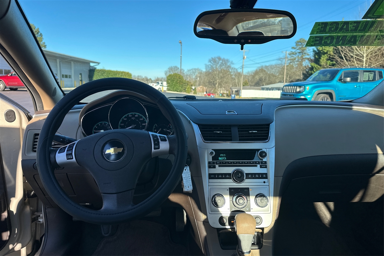 Chevrolet Malibu LS 4D Sedan 2011