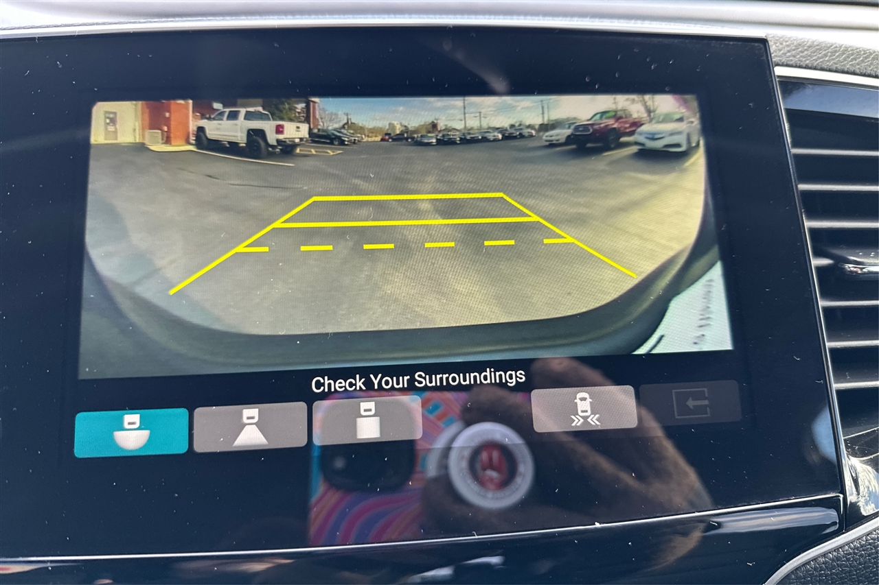 Honda Pilot Touring 4D SUV FWD w/CapChrs 2022