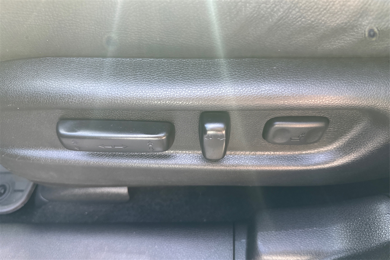 Honda Pilot Touring 4D SUV FWD w/CapChrs 2022