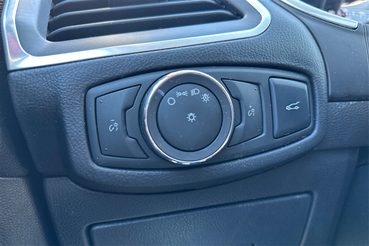 Ford Edge Titanium 4D SUV FWD 2015