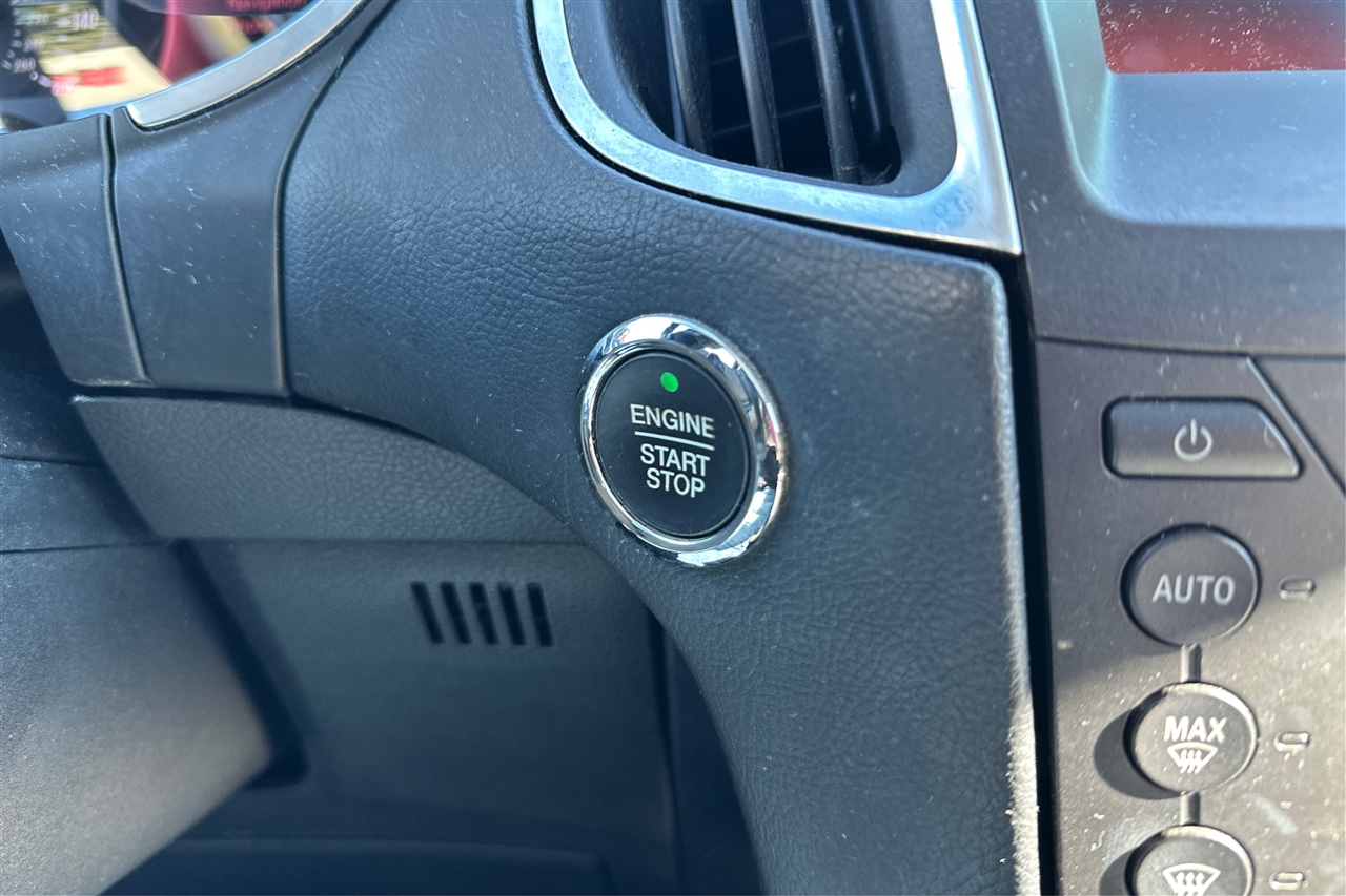 Ford Edge Titanium 4D SUV FWD 2015