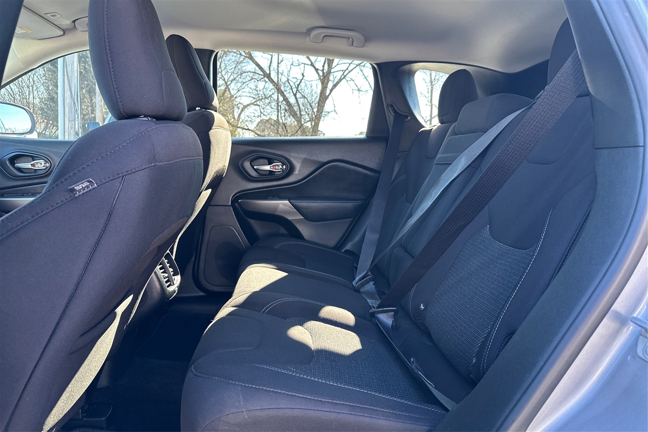 Jeep Cherokee Latitude 4D SUV FWD 2019