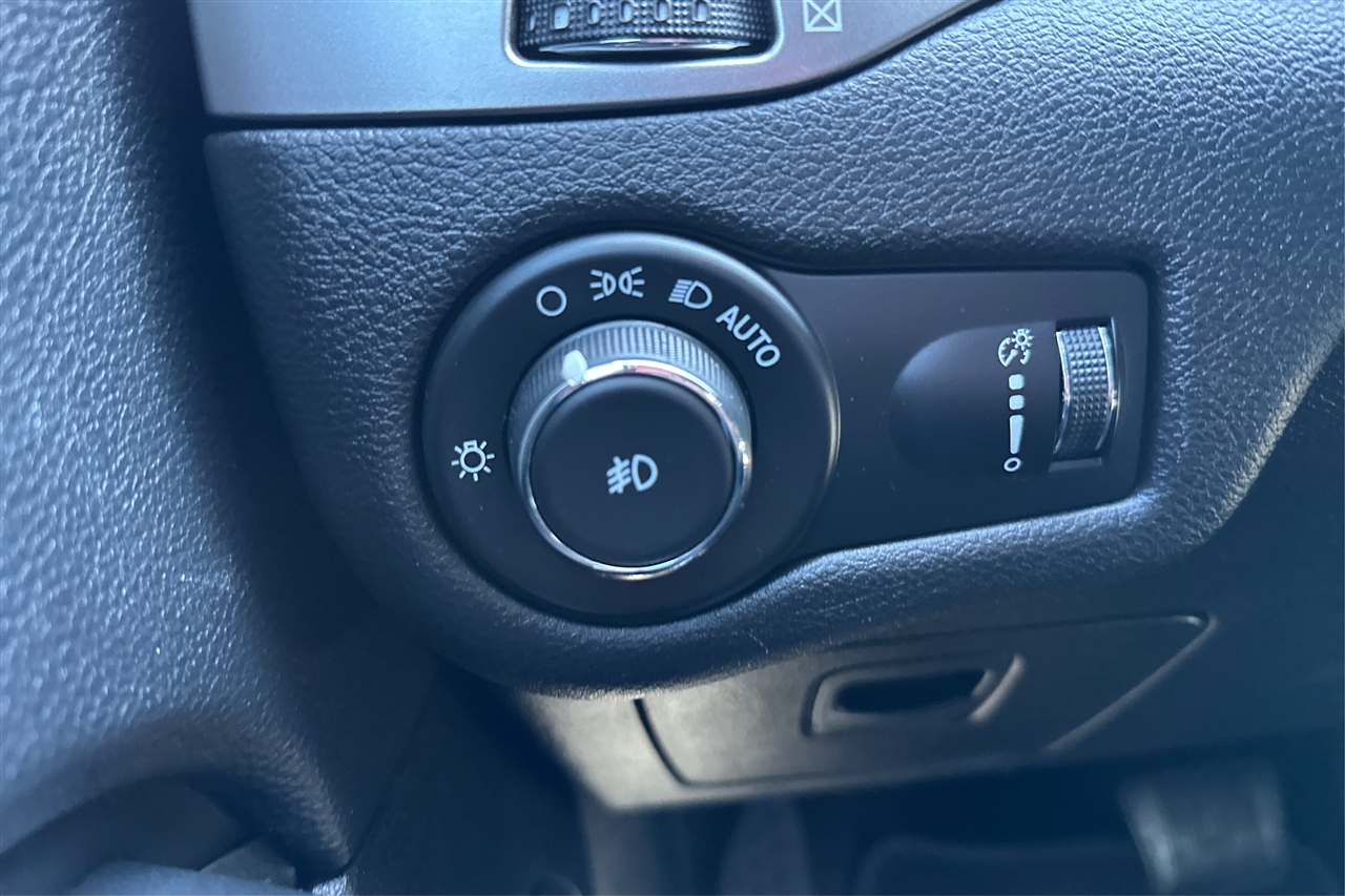 Jeep Cherokee Latitude 4D SUV FWD 2019