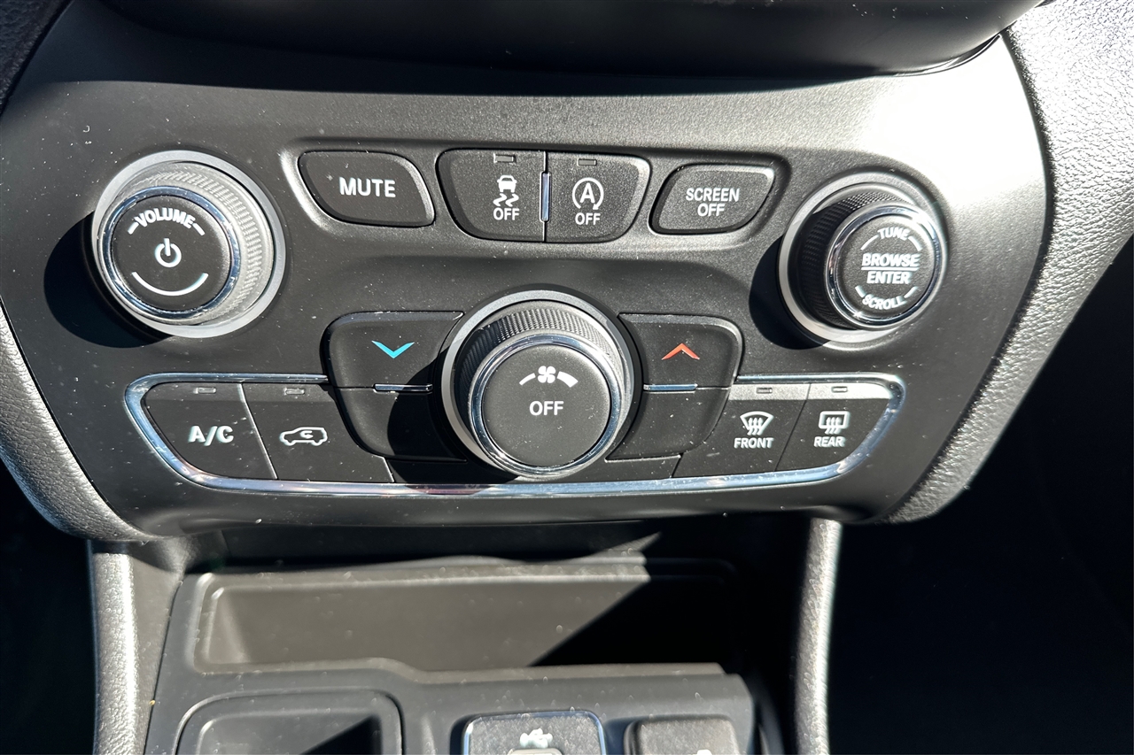 Jeep Cherokee Latitude 4D SUV FWD 2019