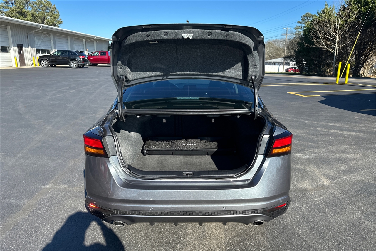 Nissan Altima SR 4D Sedan 2.5 2021