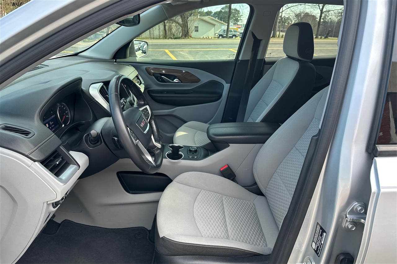 GMC Terrain SLE 4D SUV FWD 2020