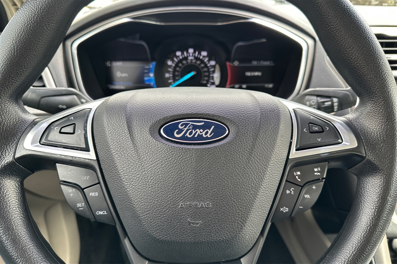 Ford Fusion SE 4D Sedan 2017