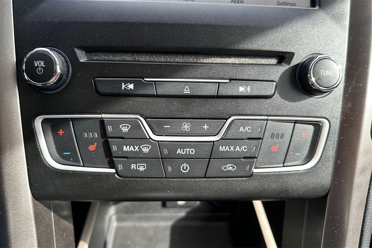 Ford Fusion SE 4D Sedan 2017