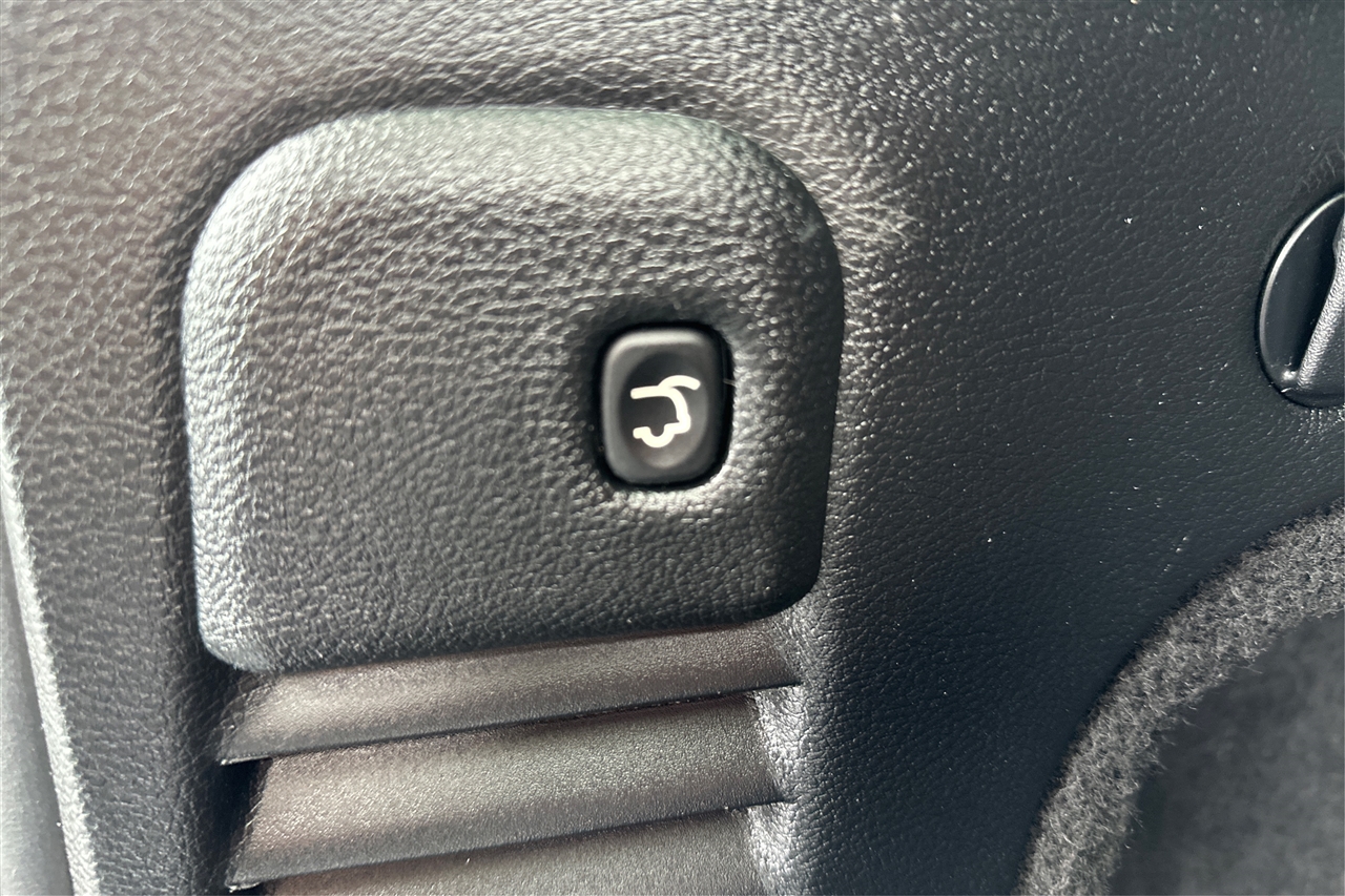 Jeep Grand Cherokee Limited 4D SUV RWD 2021