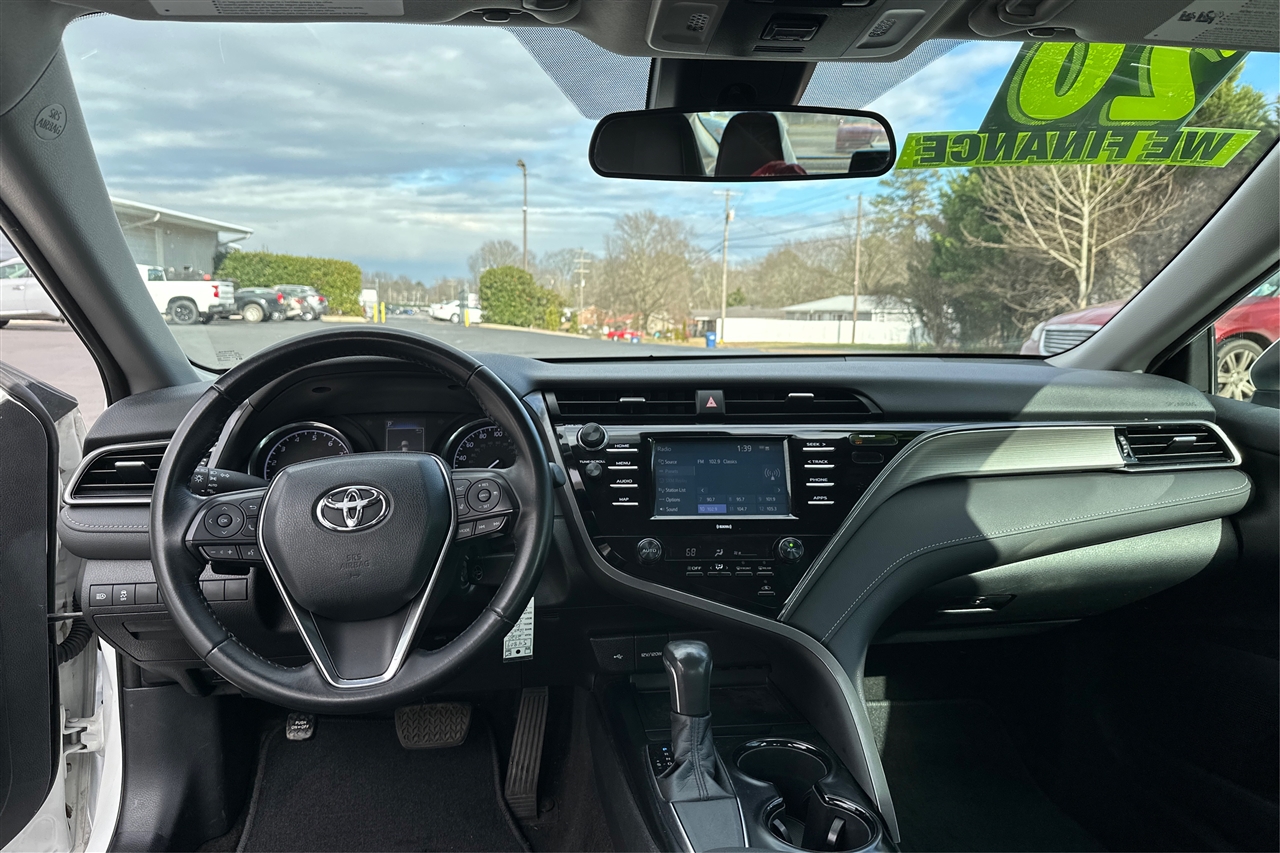 Toyota Camry SE 4D Sedan 2020