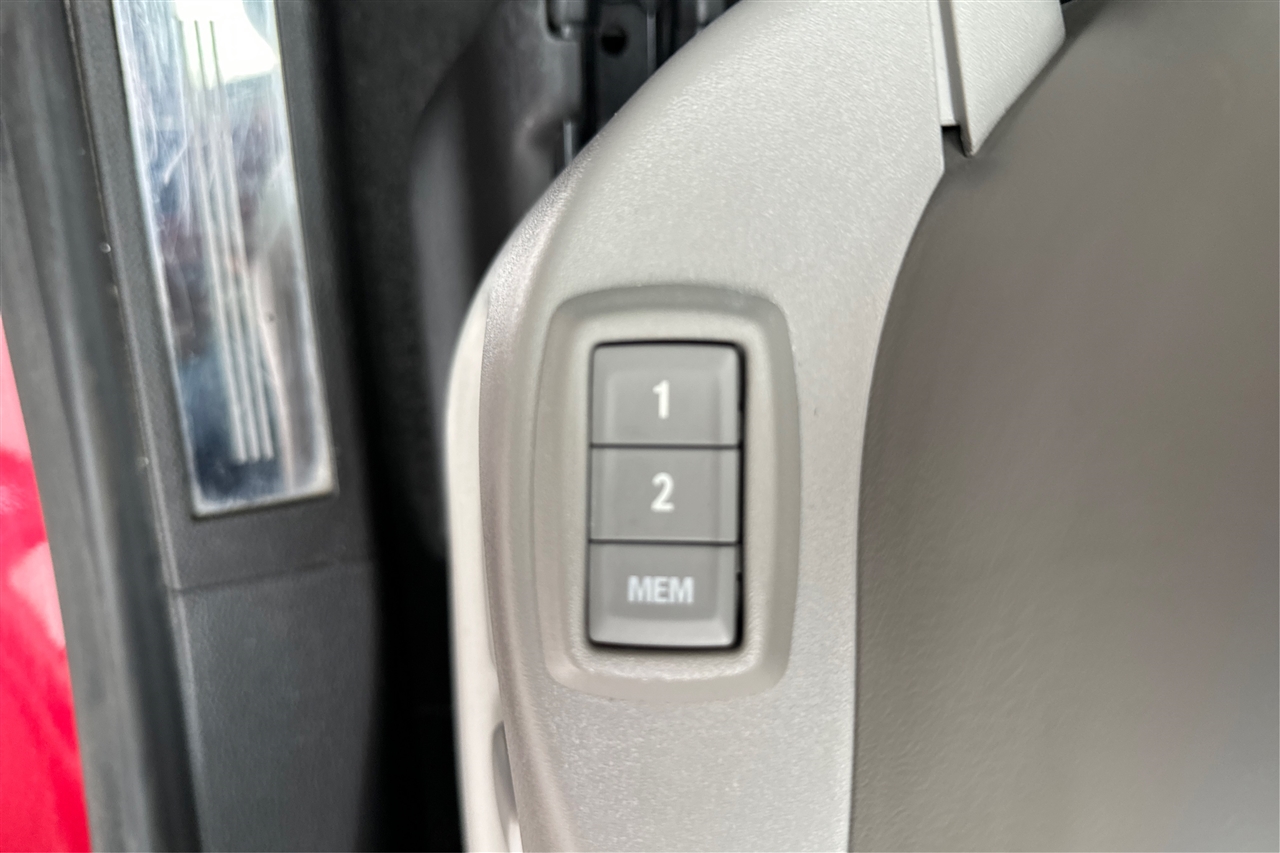 Cadillac SRX Performance 4D SUV FWD 2014