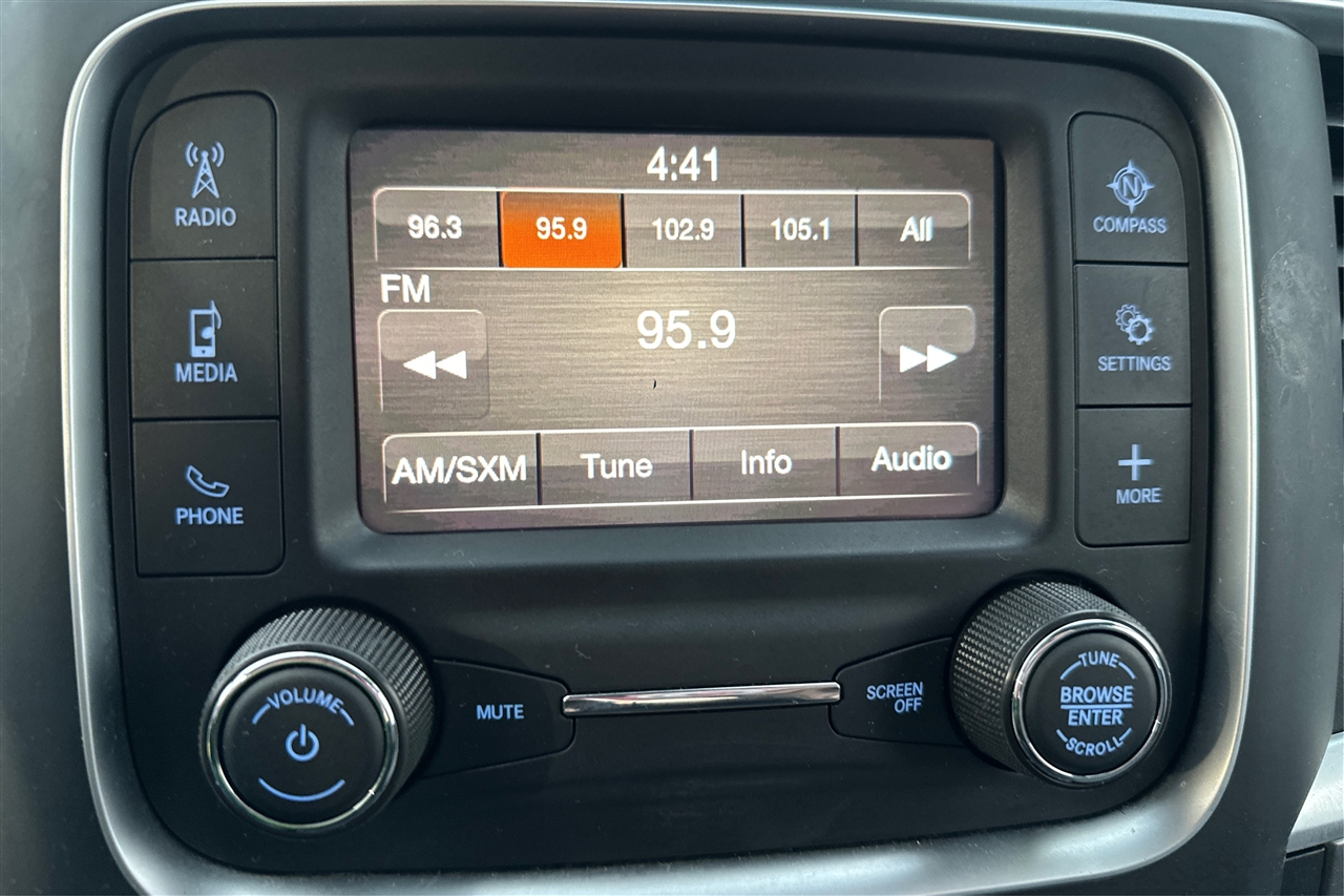 RAM 1500 DS SLT Crew Cab 2WD SWB 2022