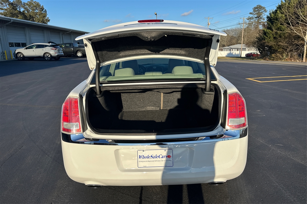 Chrysler 300 Base 4D Sedan 2013