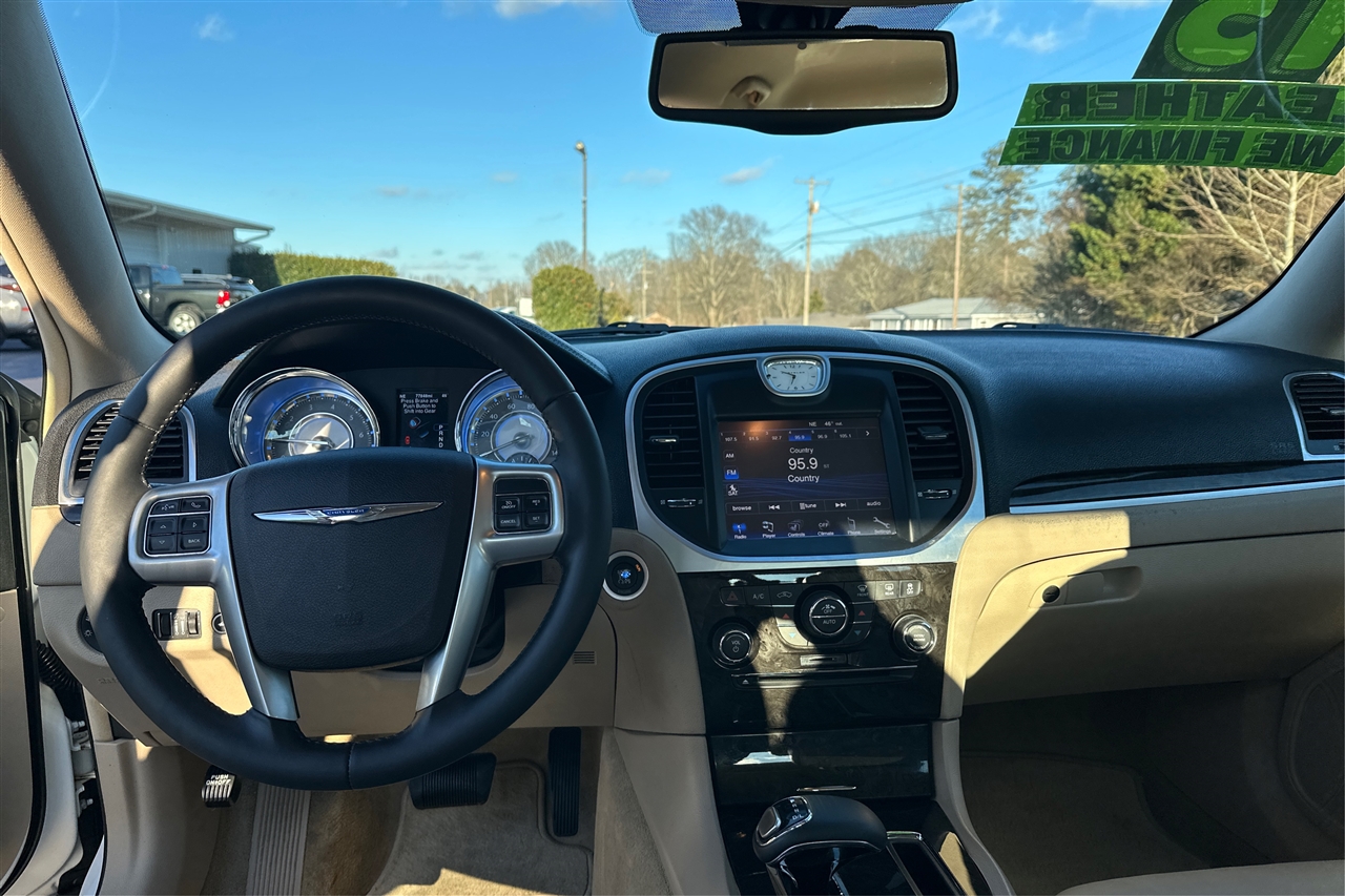 Chrysler 300 Base 4D Sedan 2013