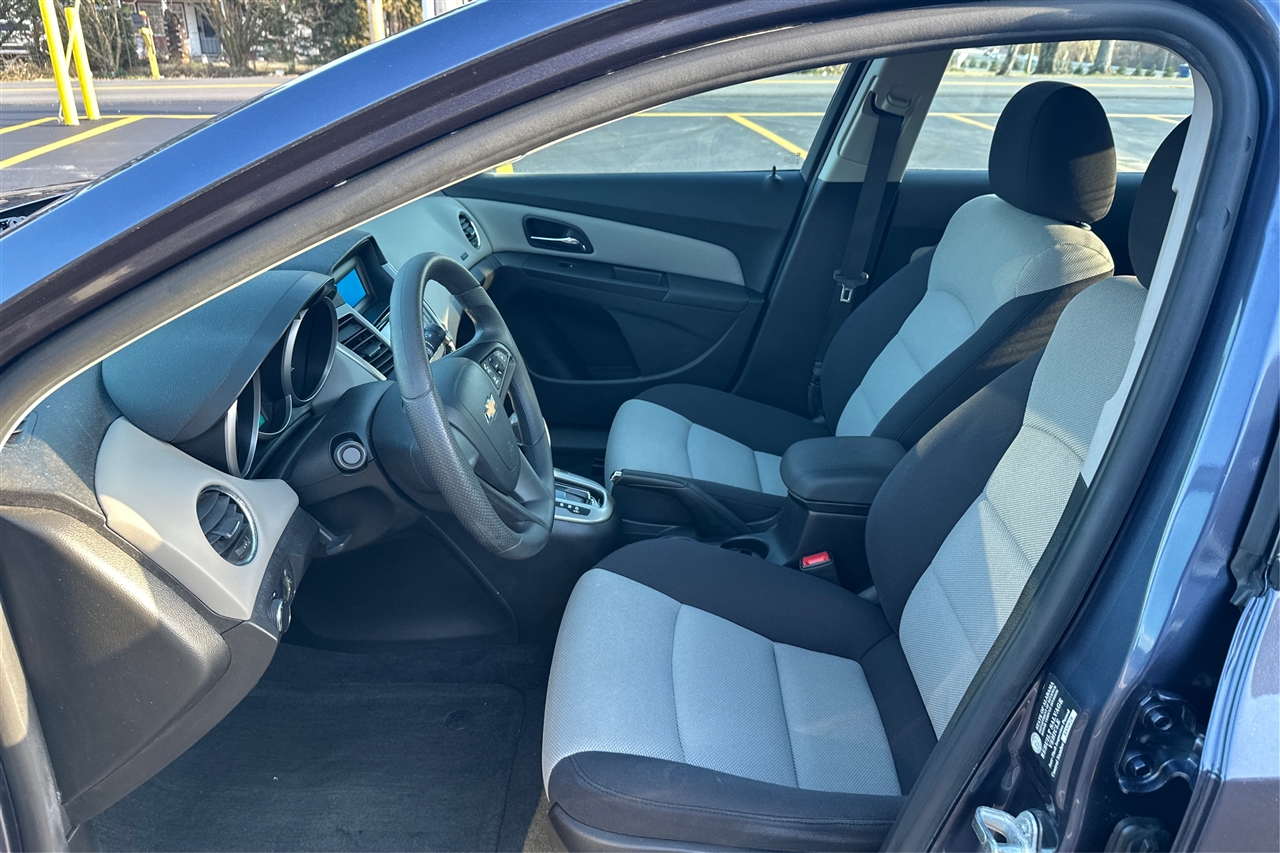 Chevrolet Cruze LS 4D Sedan 2014