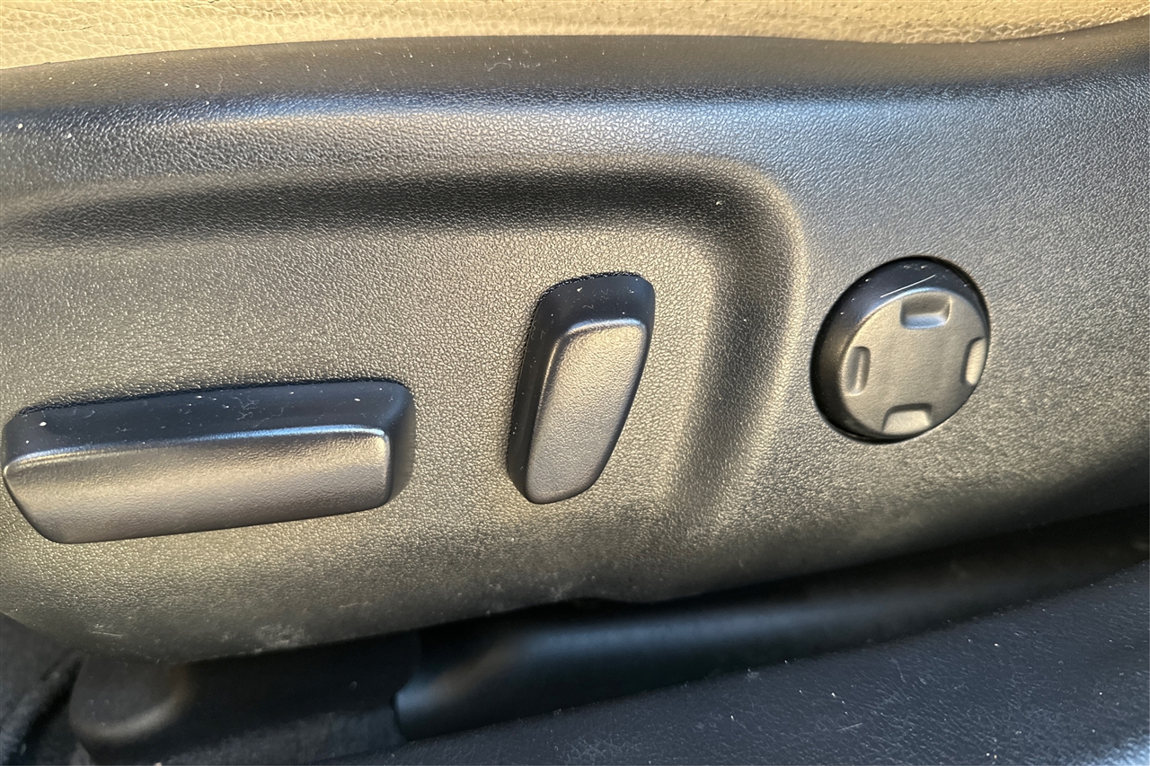 Toyota Avalon Limited 4D Sedan 2015