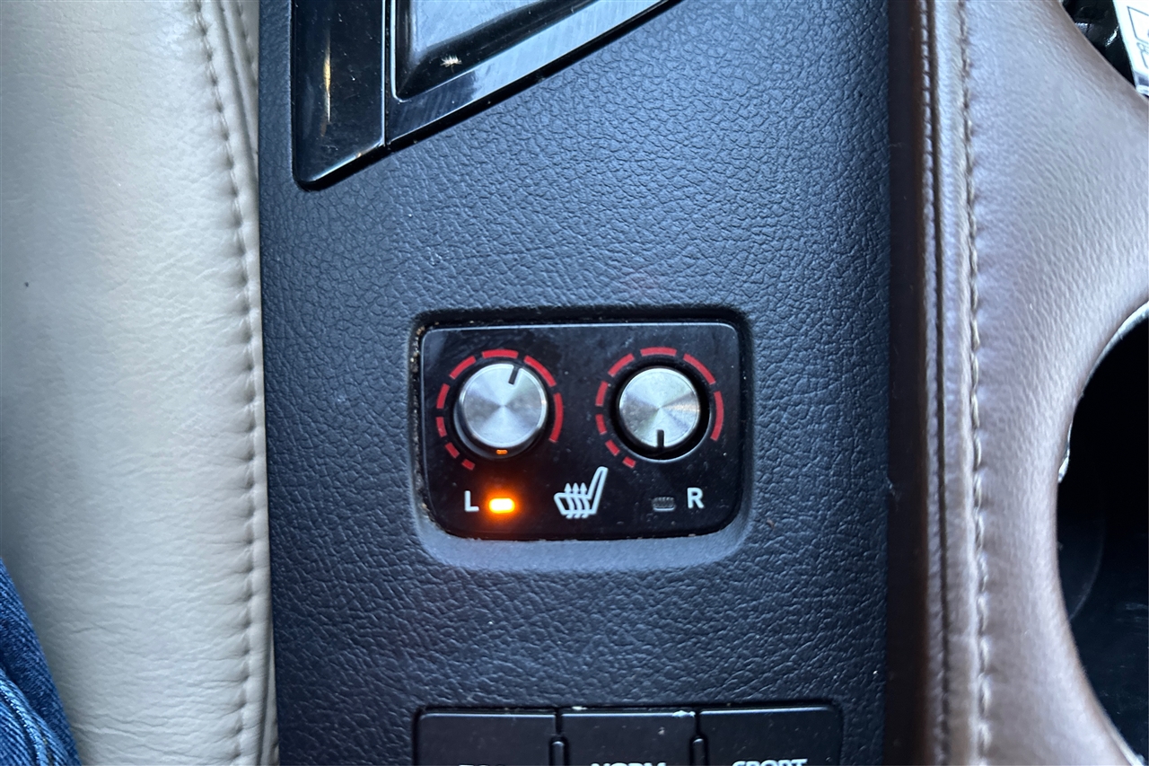 Toyota Avalon Limited 4D Sedan 2015