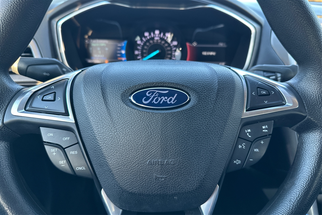 Ford Fusion SE 4D Sedan 2017