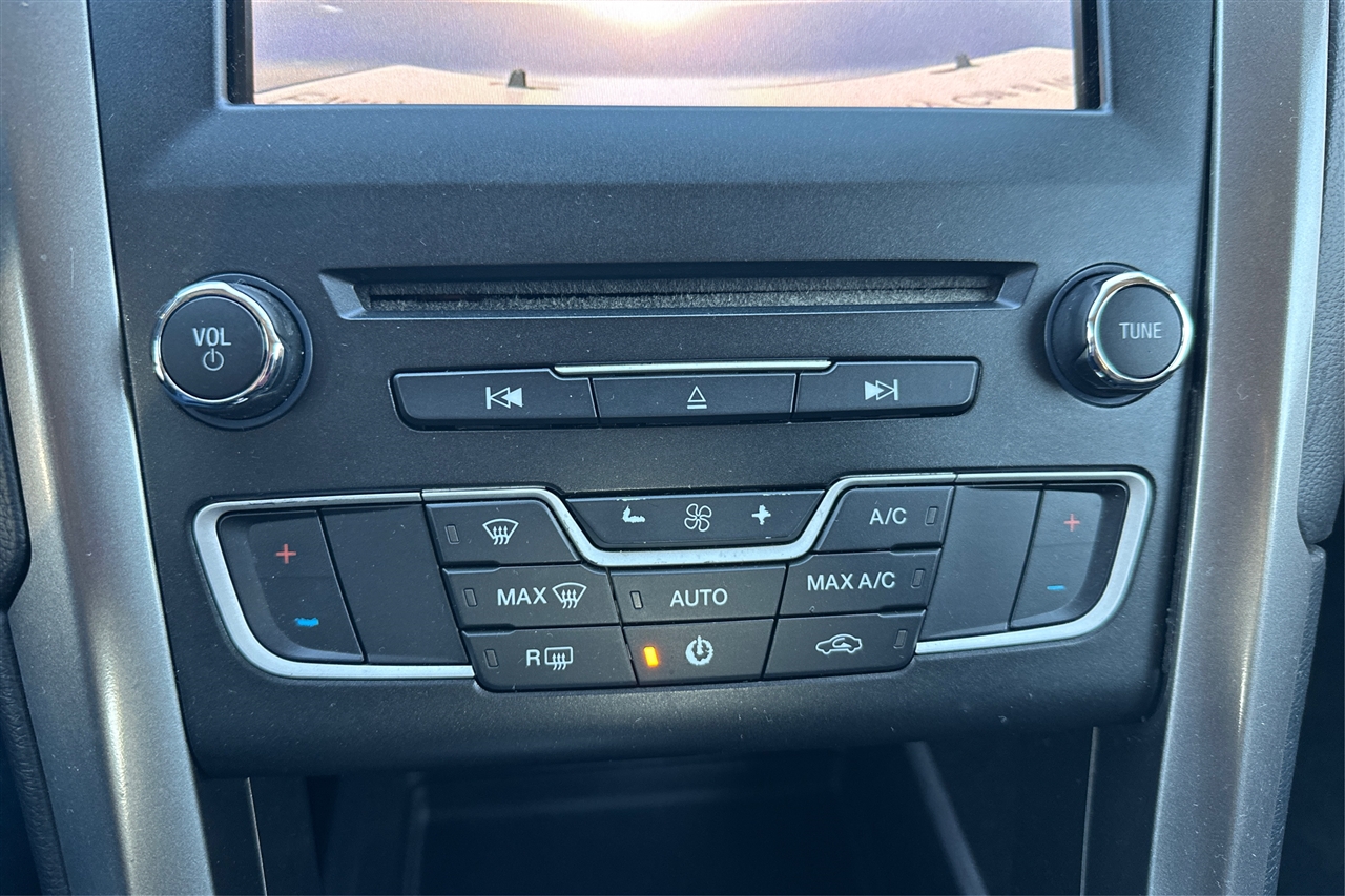 Ford Fusion SE 4D Sedan 2017