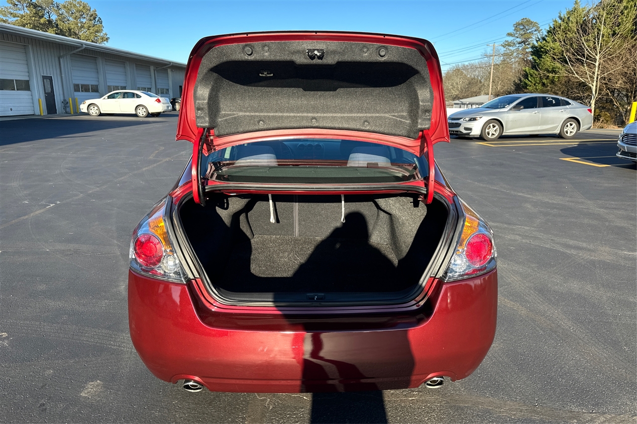 Nissan Altima S 4D Sedan 2011