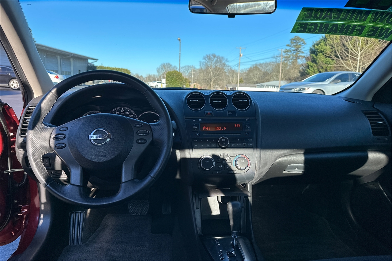 Nissan Altima S 4D Sedan 2011