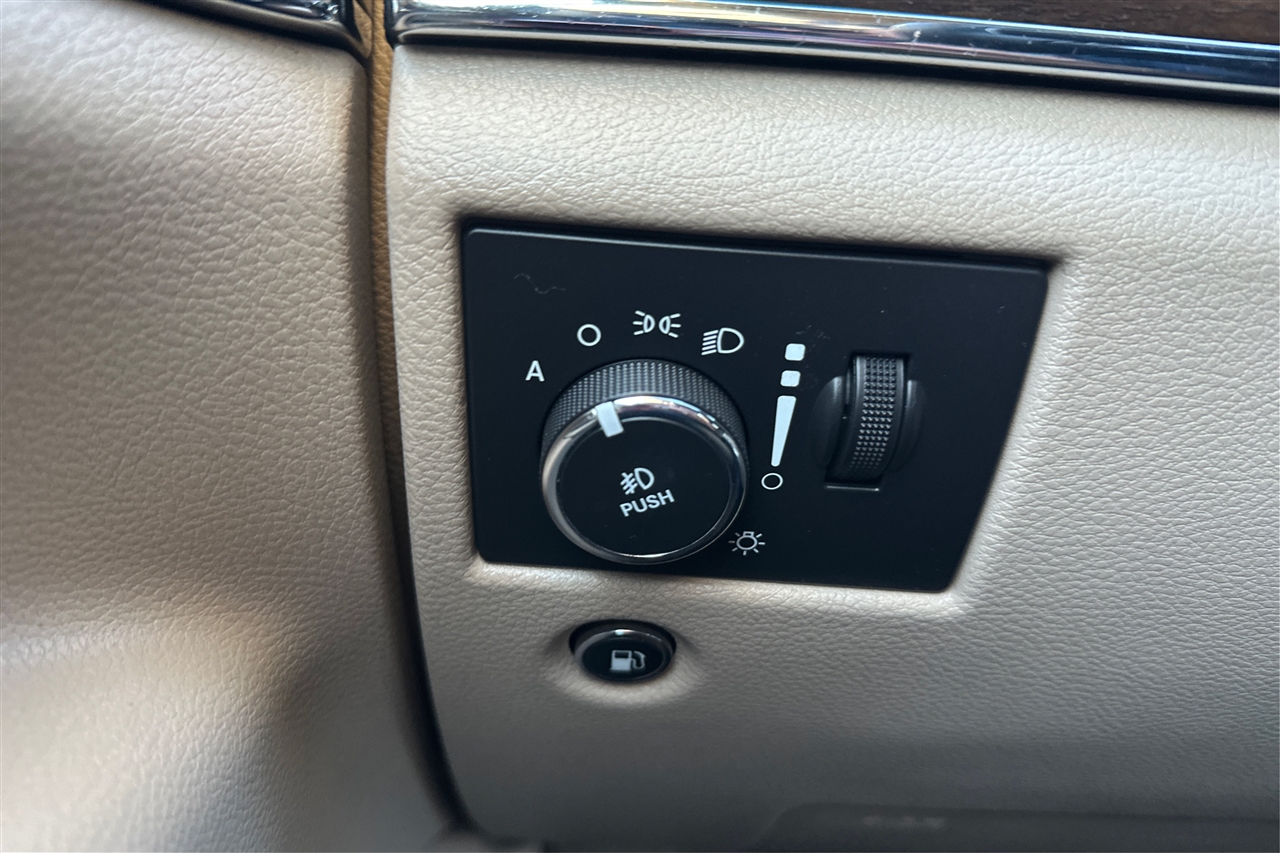 Jeep Grand Cherokee Limited 4D SUV RWD 2015