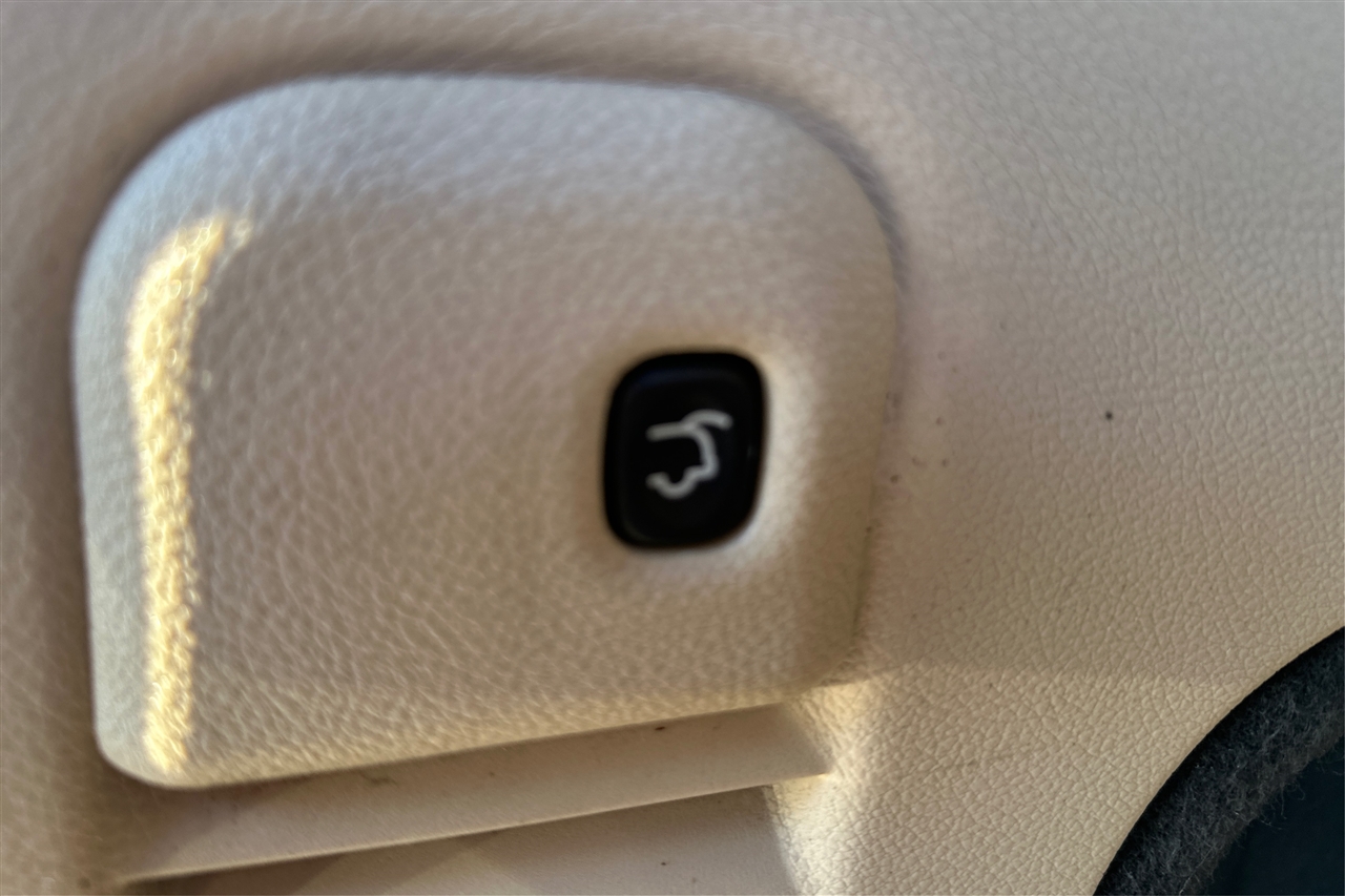 Jeep Grand Cherokee Limited 4D SUV RWD 2015