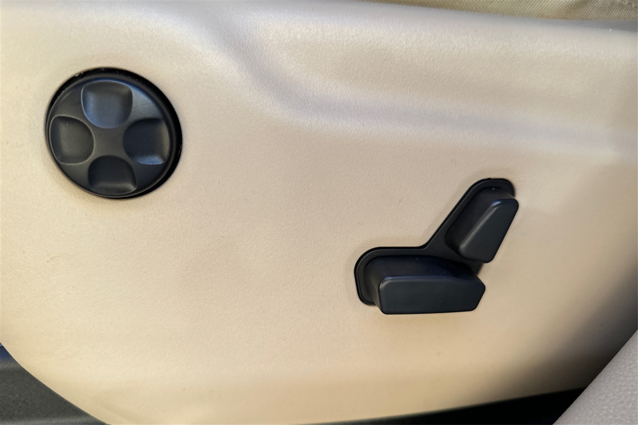 Jeep Grand Cherokee Limited 4D SUV RWD 2015