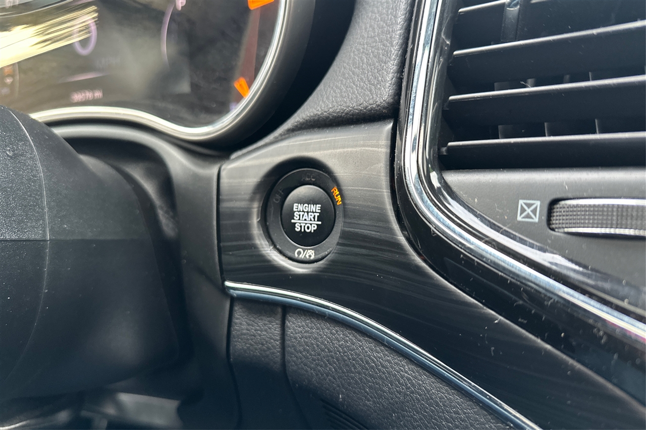 Jeep Grand Cherokee Limited 4D SUV 4WD 2022