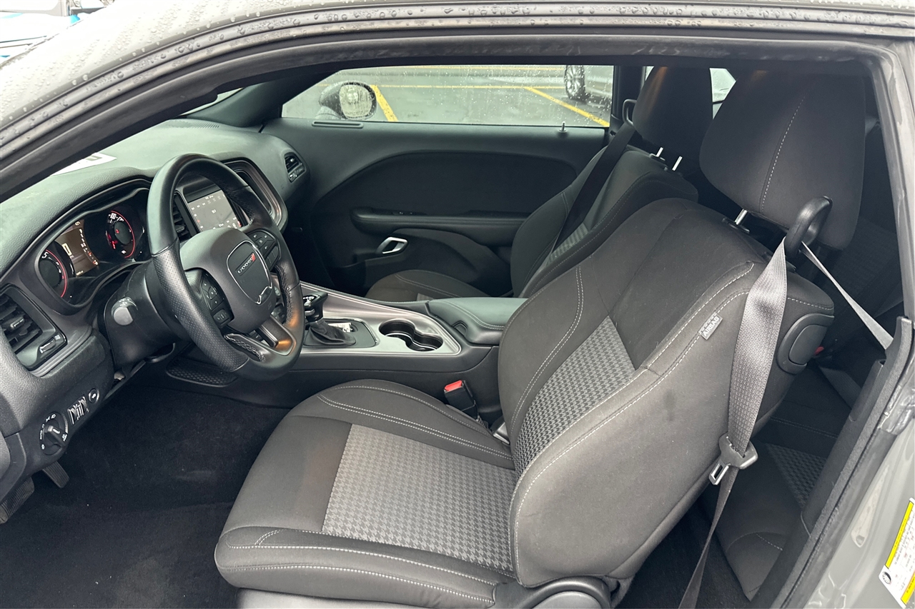 Dodge Challenger SXT 2D Coupe 2023