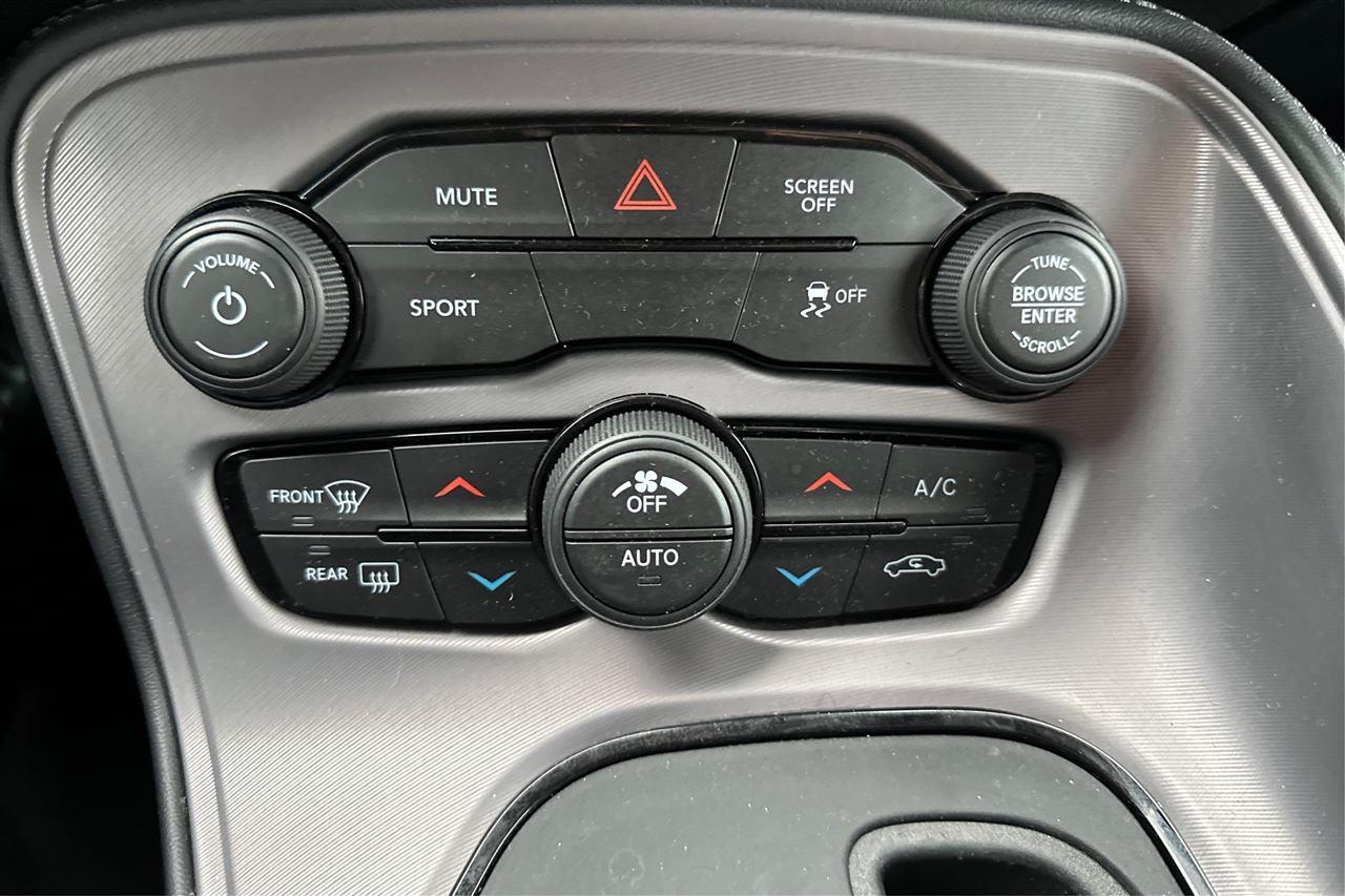 Dodge Challenger SXT 2D Coupe 2023