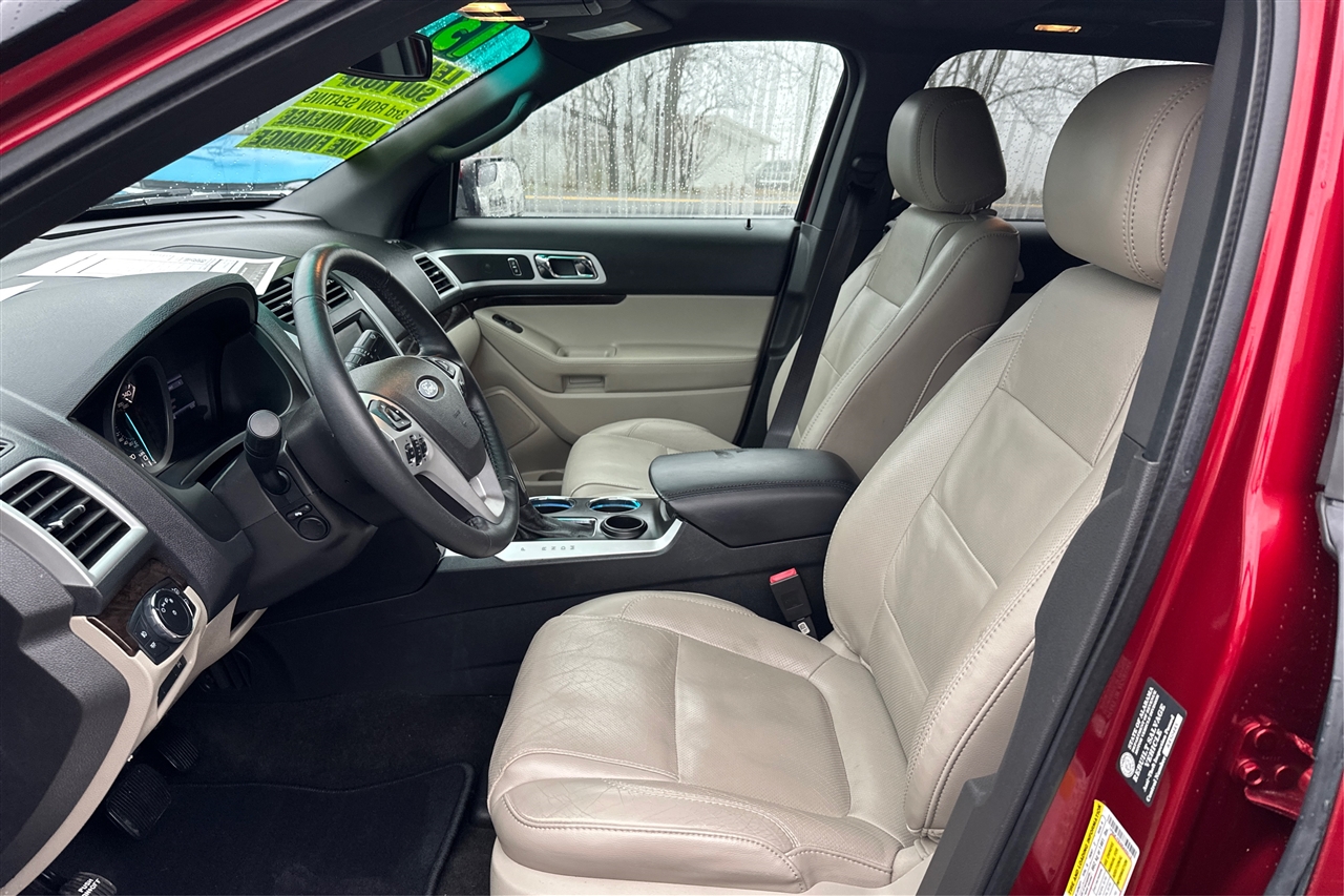 Ford Explorer Limited 4D SUV FWD 2013