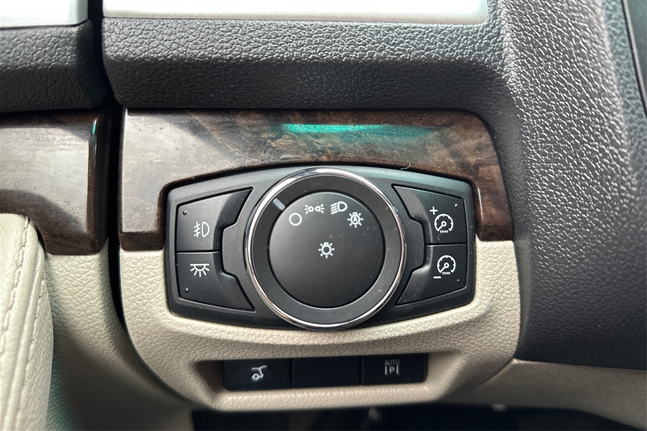 Ford Explorer Limited 4D SUV FWD 2013