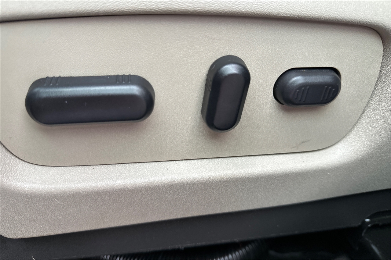 Ford Explorer Limited 4D SUV FWD 2013