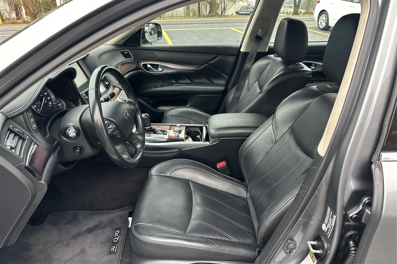 Infiniti Q70L Luxe 4D Sedan 3.7 2019