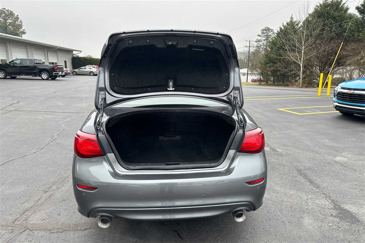 Infiniti Q70L Luxe 4D Sedan 3.7 2019