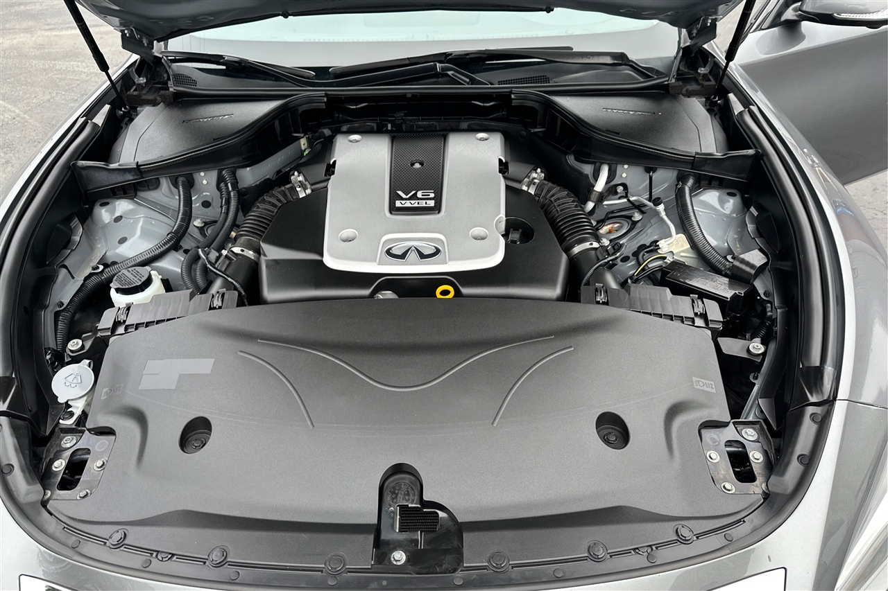 Infiniti Q70L Luxe 4D Sedan 3.7 2019